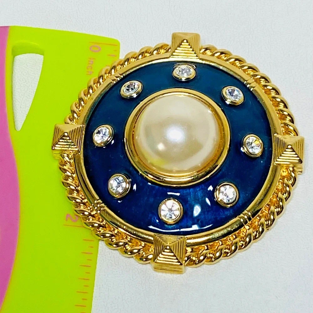 Signed SMB Sandra Miller Burrows Brooch Scarf Pin Navy Blue Gold Tone Nautical‎